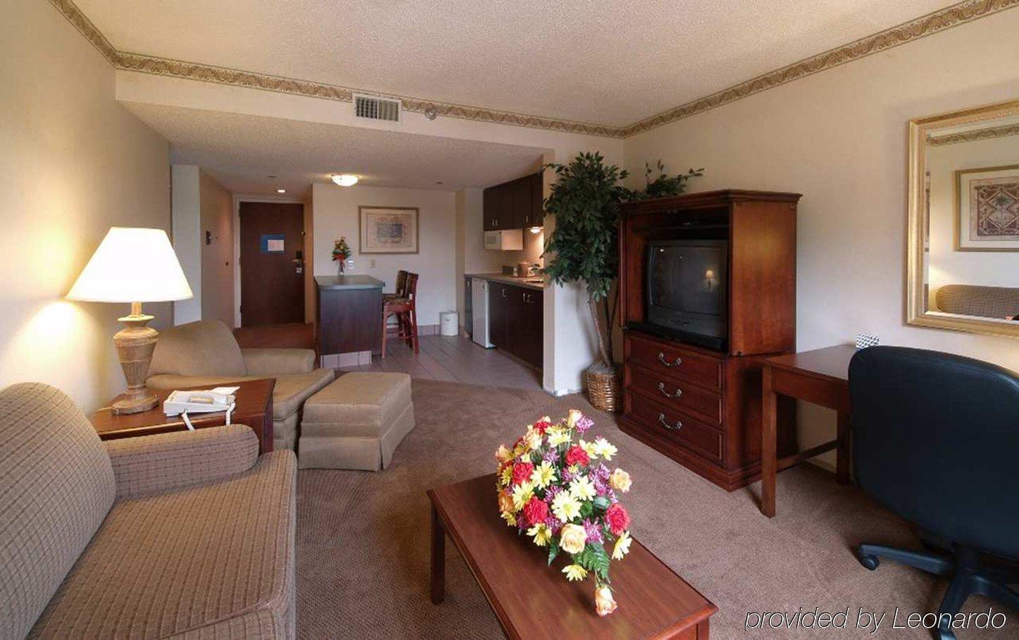 Hampton Inn Bristol Rum bild